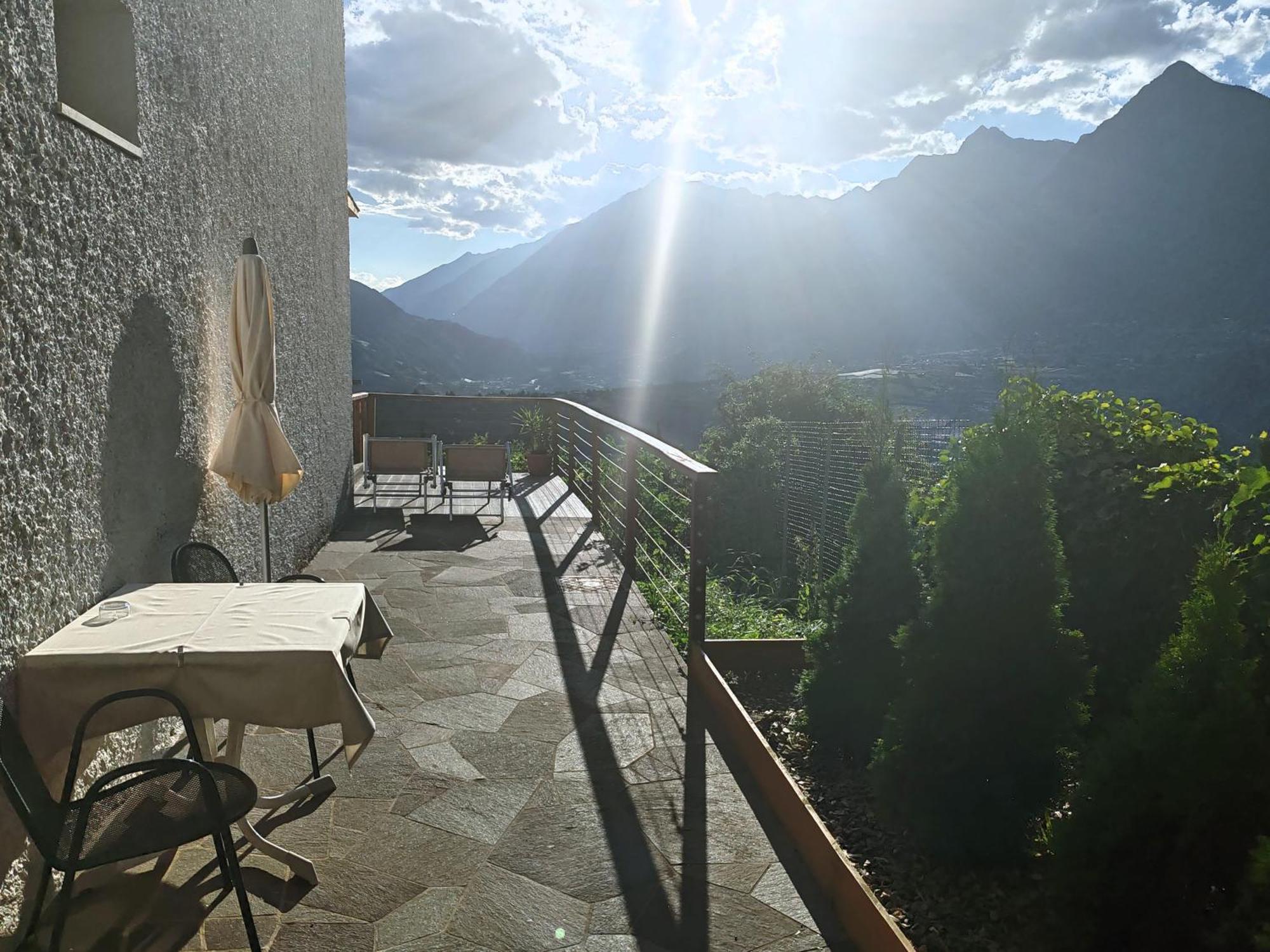 Schenna Garni Eden Bed&Breakfast Exteriör bild